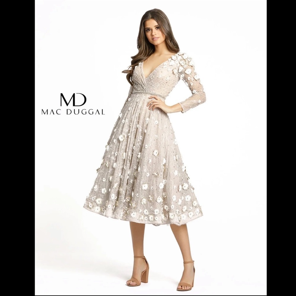 Mac Duggal floral applique Deep-V Neck Lace Dress